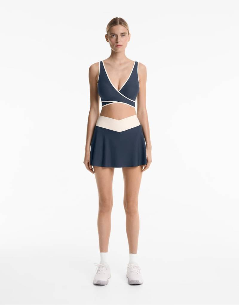 Oysho - Perfect-Adapt - Rock in Mitternachtsblau mit V-Schnitt von Oysho