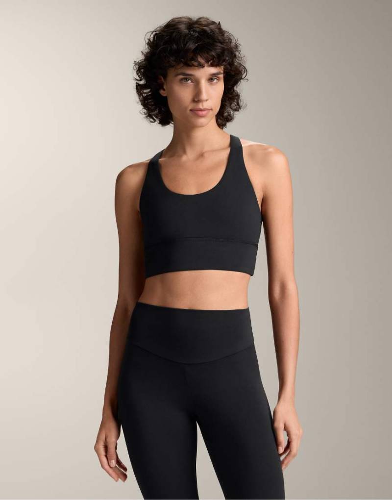 Oysho - Sport-BH aus Comfortlux in Schwarz mit integrierten Cups und mittlerer Stützfunktion von Oysho