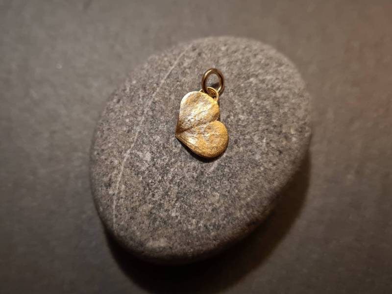 Anhänger Einer Oxalisfolie Für Damen Oder Herren in Vergoldetem Silber von OzalieCreations