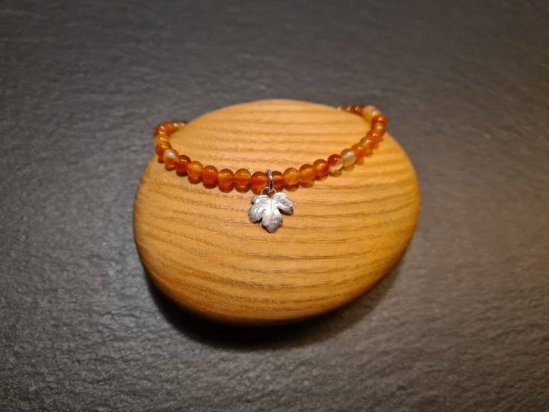 Karneol-Perlen - Und Ahornblatt-Armband Aus Silber von OzalieCreations