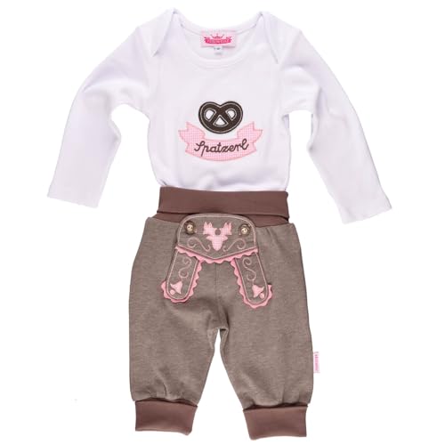 P.Eisenherz Trachten Set für Madln im Geschenkkarton: Baby Body mit langem Arm und Applikation ''Spatzerl'' und Baby Jogginghose im Lederhosen Look, braun von P.Eisenherz