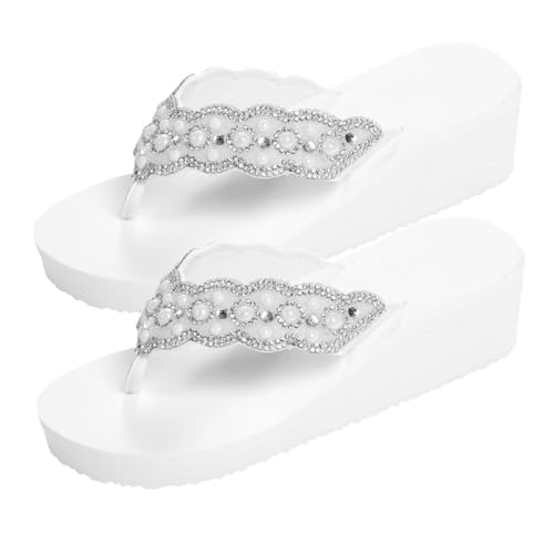 PACKOVE Weiße Damen Sandalen mit Perlen und Strass Rutschfeste Outdoor Sommerschuhe Bequeme Keilabsatz Flip Flops für Strand und Freizeit von PACKOVE