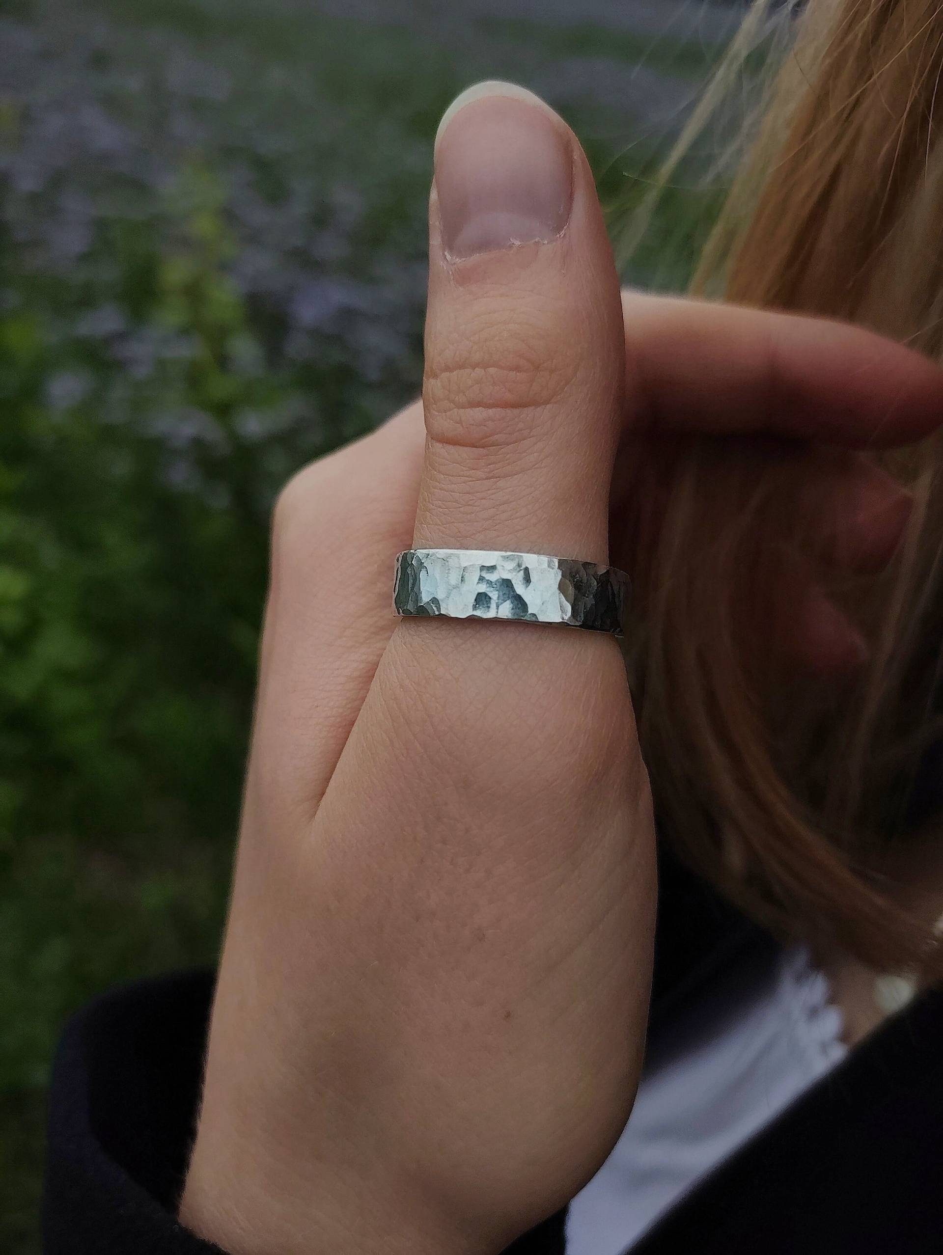 Edler Hammerschlag Silberring - Unisex Handarbeit Gehämmerter Silber 925 Bandring Gehämmert Eleganter Schmuck von PALATIOjewelry