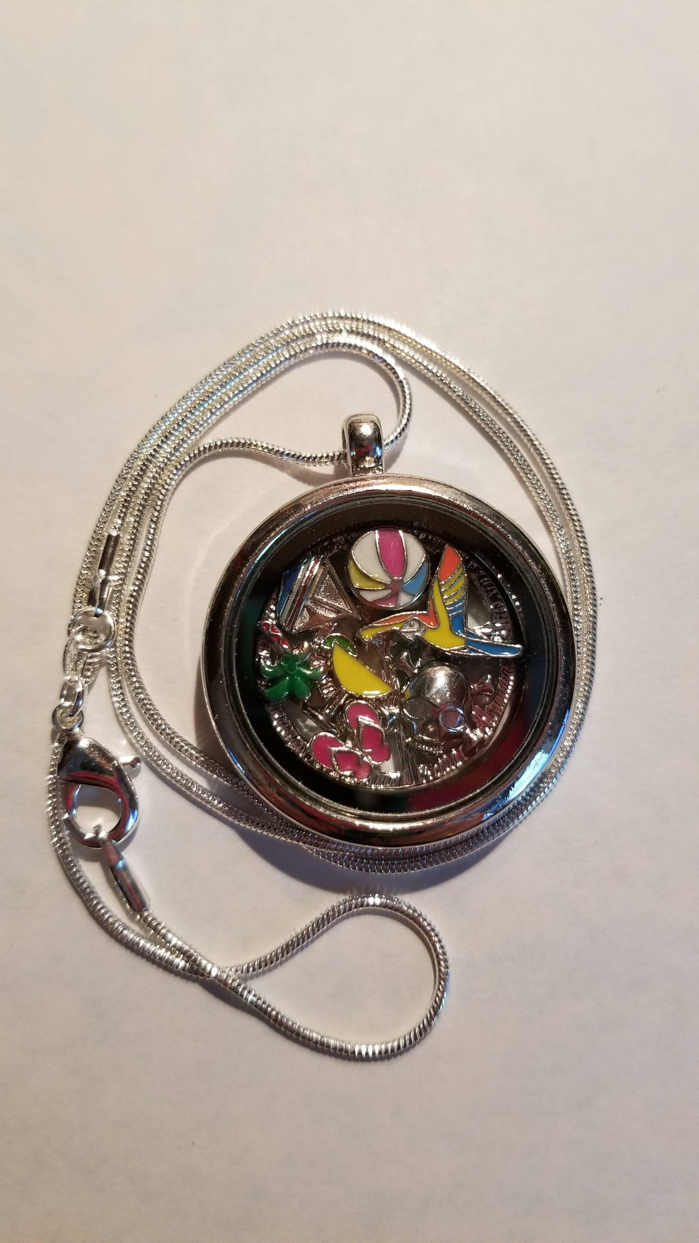 Papageienschwimmbandhalskette-Schlüssel West-Buffett-Inselleben-Palme-Flip Flops-Pirat Etc von PANDORASWEBBOX