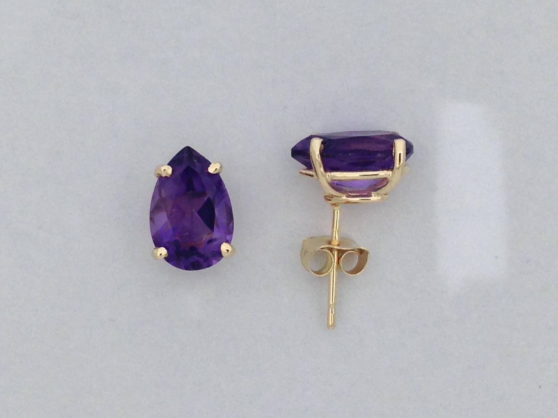 Natürliche Amethyst Ohrstecker Gelbgold 585 von PANOHA