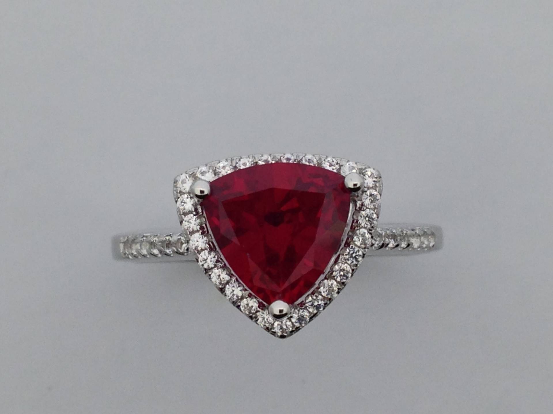 Rubin Mit Weißen Saphir Ring 925 Sterling Silber von PANOHA