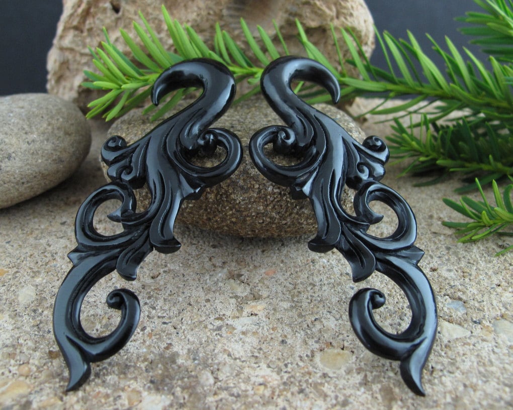 Ein Paar 0G | 8 Mm Geschnitzte Buffalo Horn Gauge, Expander, Organic Piercing L4054 von PASIRPUTIH