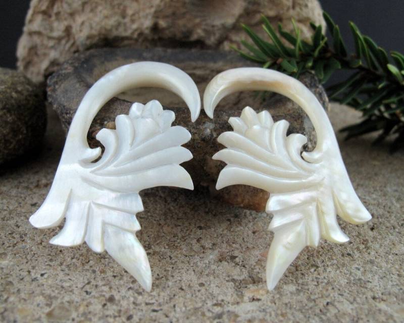 Ein Paar 2G Hand Geschnitzt Eperlpere, Hochzeit Messgeräte, Bio, Körperschmuck L2266 von PASIRPUTIH