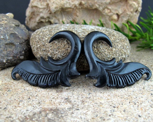 Ein Paar 4G | 5 Mm Geschnitzte Büffel Horn Gauged Ohrringe, Bio-Messgerät, Körper Piercing Schmuck L4272 von PASIRPUTIH