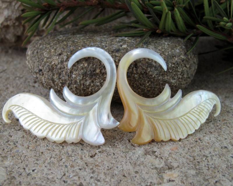 Ein Paar 8G Hand Geschnitzt Eperlpere, Hochzeit Messgeräte, Bio, Körperschmuck L2261 von PASIRPUTIH