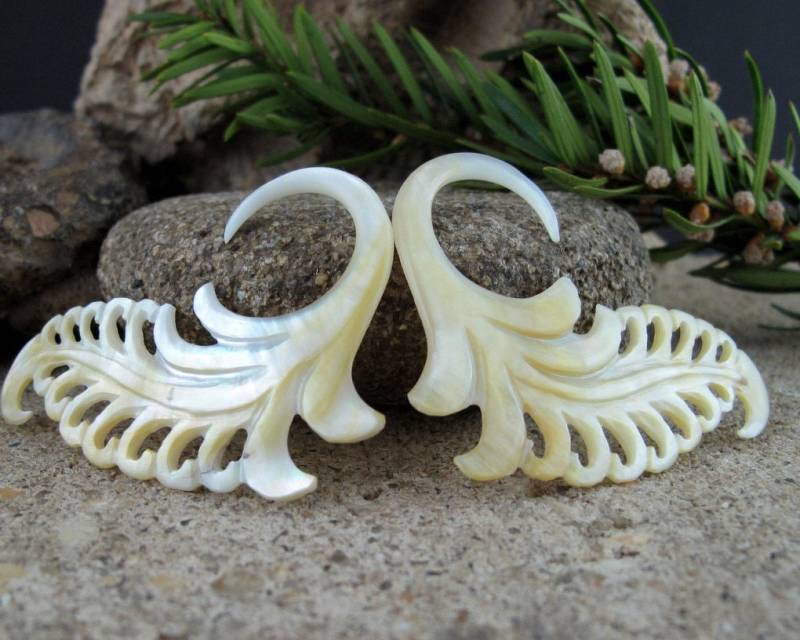 Ein Paar Real Gauge Ohrringe 8G-3, 2 Mm Gelbe Mutter Der Perlenhand Geschnitzten Dangle Ohrgauge, Natürlich Organisch, L4219 von PASIRPUTIH