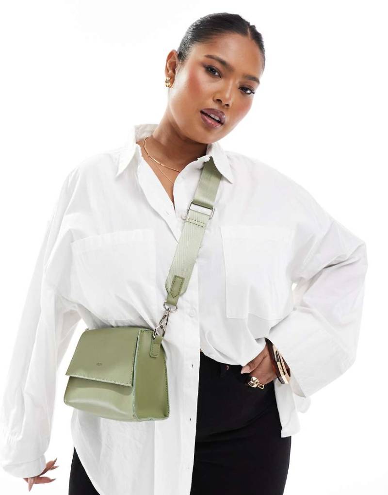 PASQ - Klassische Umhängetasche in Matcha-Grün mit Umschlag von PASQ