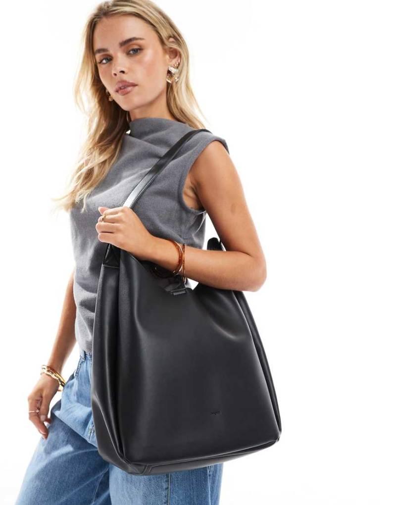 PASQ - Lässige Tragetasche in Schwarz von PASQ