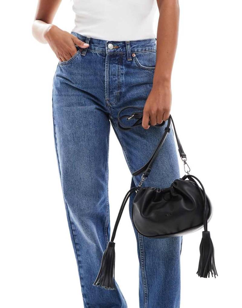 PASQ - Umhängetasche mit gerafftem Detail und Kordelzug in Schwarz von PASQ