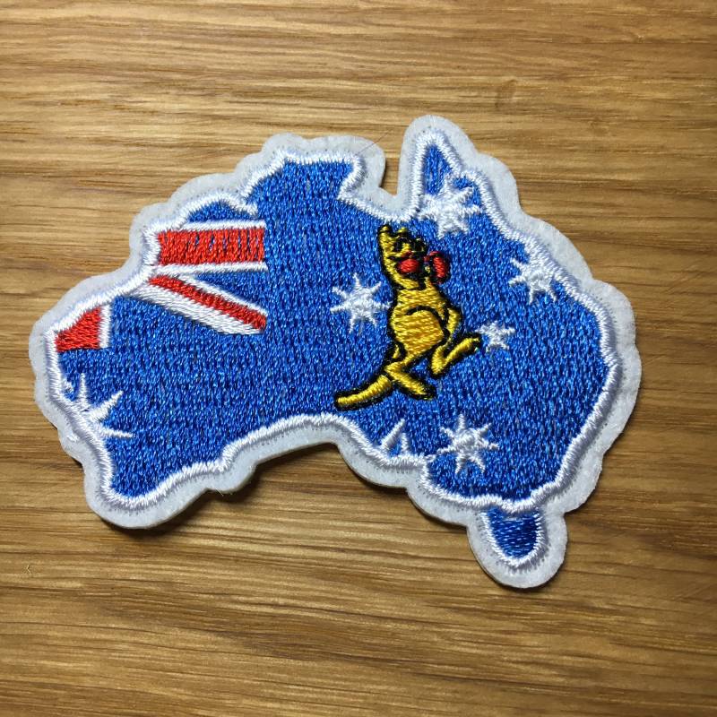 Australien Kontinent Mit Flagge & Känguru Patch Zum Aufbügeln in Blau - Ca. 6, 5 X 4cm Reise Backpacker Urlaub Australien Kontinent Mit Flagge & Känguru Patch Zum Aufbügeln in Blau - Ca. 6, 5 X 4cm Reise Backpacker Urlaub von PATCHERIA