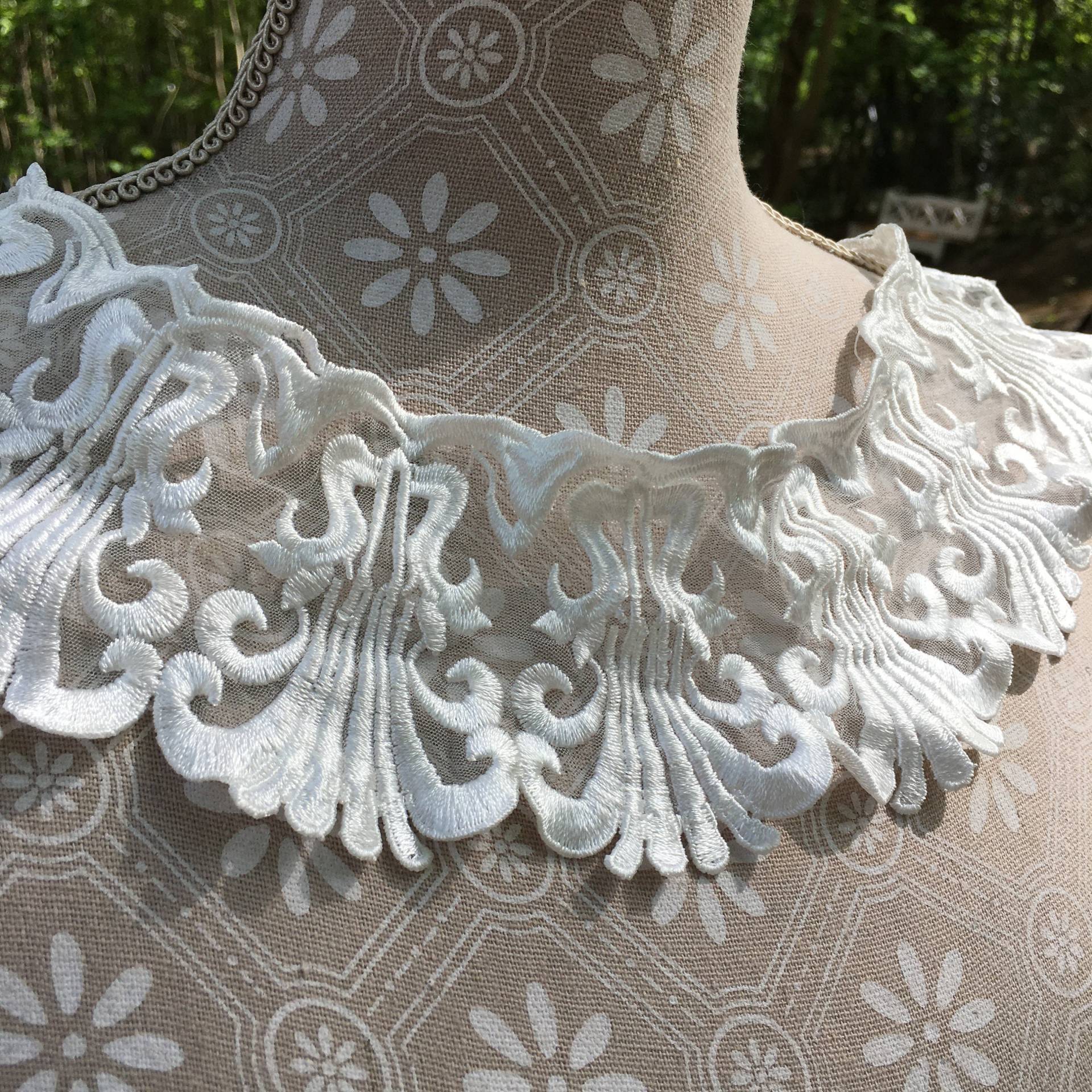 Barocker Spitzenkragen Zum Aufnähen - Beige Weiße Spitze Vintage Gothic Pagan Boho Hexe Diy #33 Barocker Spitzenkragen Zum Aufnähen - Beige Weiße Spitze Vintage Gothic Pagan Boho Hexe Diy #33 von PATCHERIA