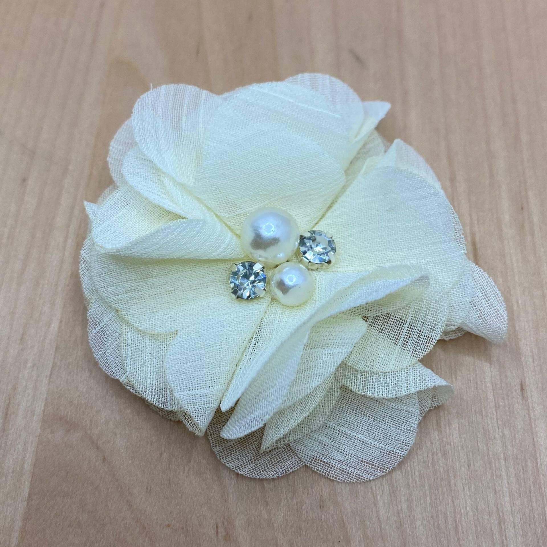 Creme Weiße Stoff Blüten Aus Chiffon Mit Perle & Glitzer - Ca. 5 cm Floral Applikation Diy Upcycling Nähen Garten Blumen #4 Fb. 15 Creme Weiße Stoff Blüten Aus Chiffon Mit Perle & Glitzer - Ca. 5 cm Floral Applikation Diy Upcycling Nähen Garten Blumen #4 Fb. 15 von PATCHERIA