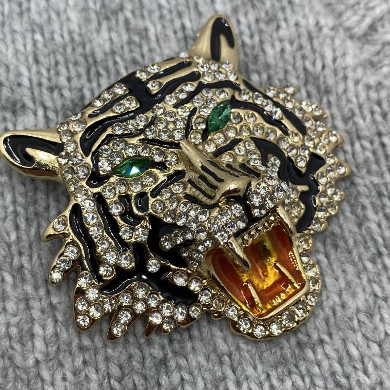 Große Goldene Tigerkopf Brosche Mit Glitzersteinen - 5, 5 X cm Tiger Anstecker Raubtier Auffällig Retro Vintage Opulent Afrika 80Er Große Goldene Tigerkopf Brosche Mit Glitzersteinen - 5, 5 X cm Tiger Anstecker Raubtier Auffällig Retro Vintage Opulent Afrika 80Er von PATCHERIA