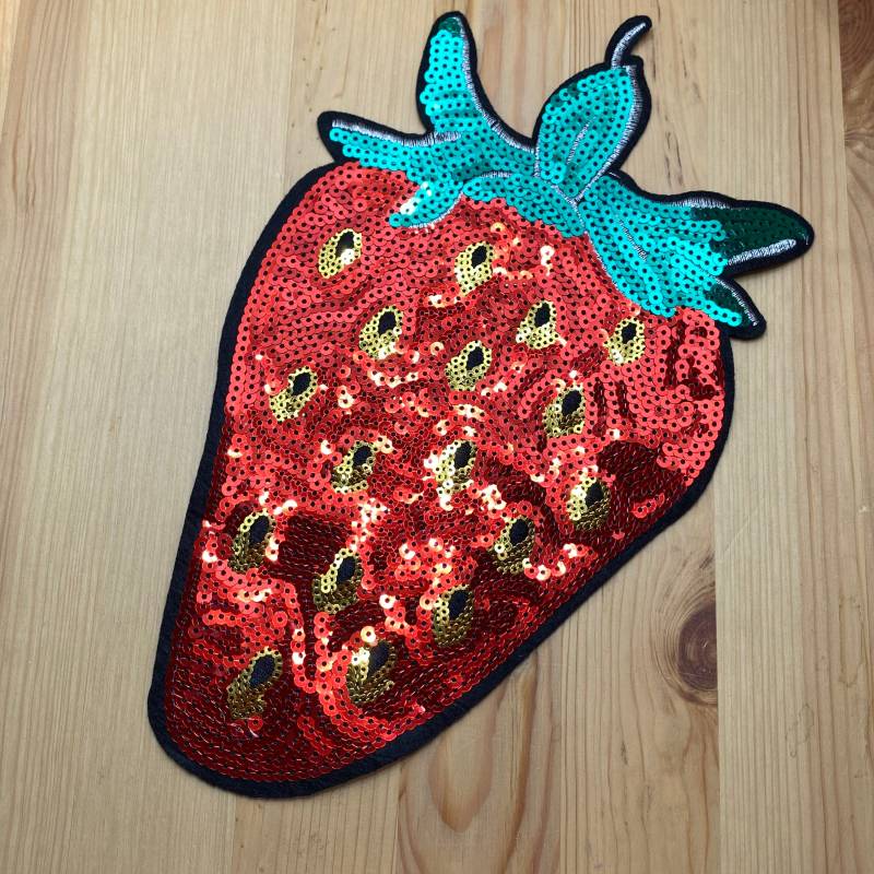 Großer Erdbeeren Patch Mit Pailetten Rot & Grün- Als Zum Aufnähen - 28 X 16cm Tropisch Urlaub Obst Frucht Sommer Cottagecore Garten Großer Erdbeeren Patch Mit Pailetten Rot & Grün- Als Zum Aufnähen - 28 X 16cm Tropisch Urlaub Obst Frucht Sommer Cottagecore Garten von PATCHERIA