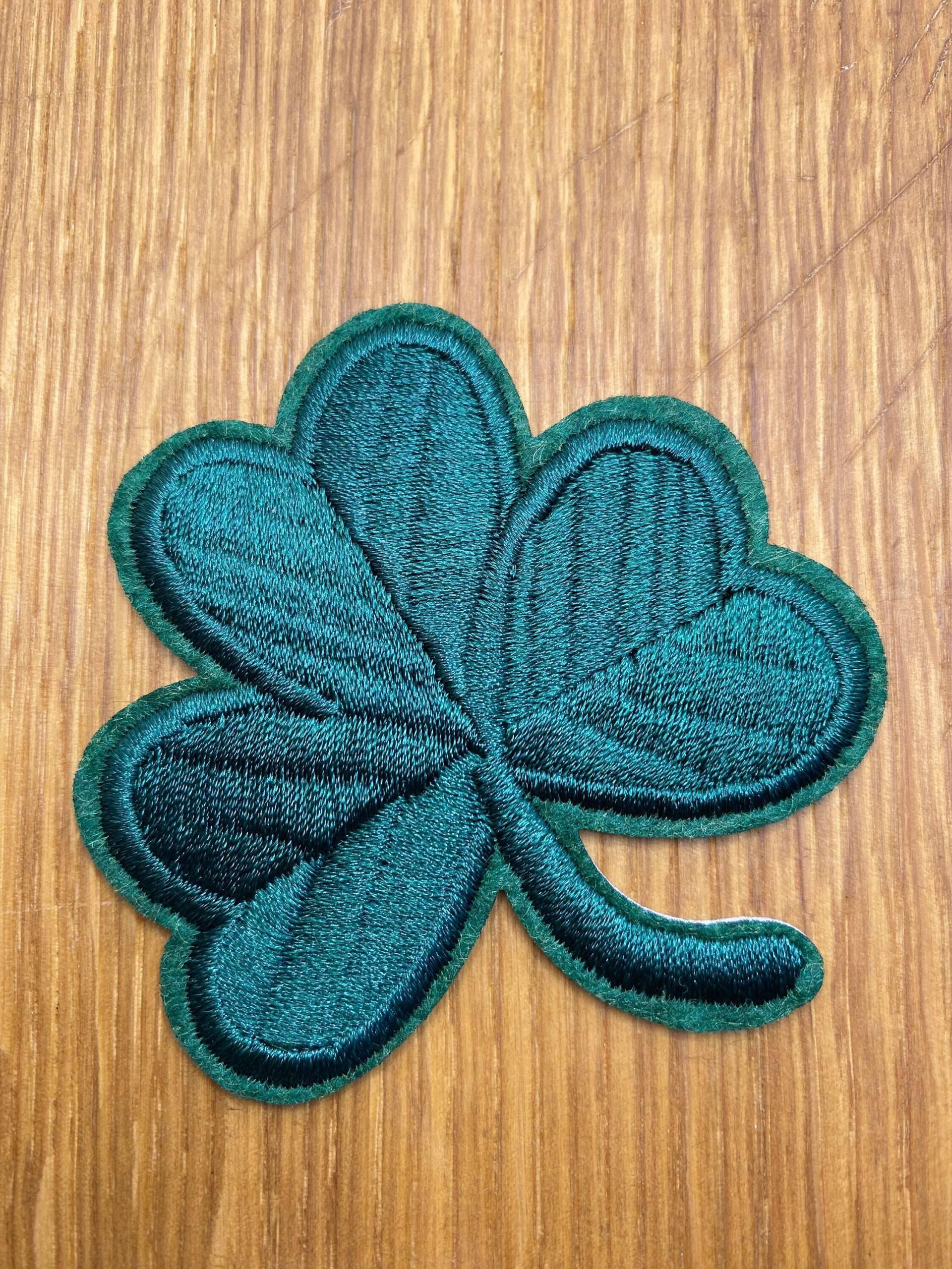 Grünes Kleblatt Patch Zum Aufbügeln Ca. 5cm X - Glücksbringer Irland Glück Klee Pflanze Natur Blätter Neujahr Bügelbild Flicken Aufnäher Grünes Kleblatt Patch Zum Aufbügeln Ca. 5cm X - Glücksbringer Irland Glück Klee Pflanze Natur Blätter Neujahr Bügelbild Flicken Aufnäher von PATCHERIA