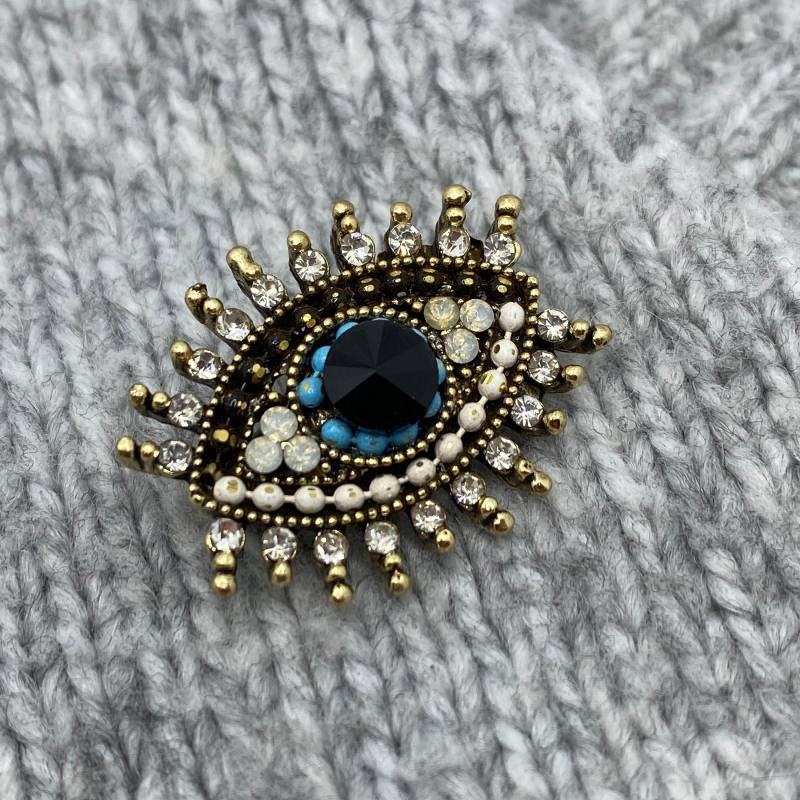Kleine Glitzernde Augen Brosche -2, 6 X 2 cm - Nazar Auge Der Fatima Schutz Symbol Nostalgie Anstecker Boho Hippie Böser Blick Amulett Kleine Glitzernde Augen Brosche -2, 6 X 2 cm - Nazar Auge Der Fatima Schutz Symbol Nostalgie Anstecker Boho Hippie Böser Blick Amulett von PATCHERIA