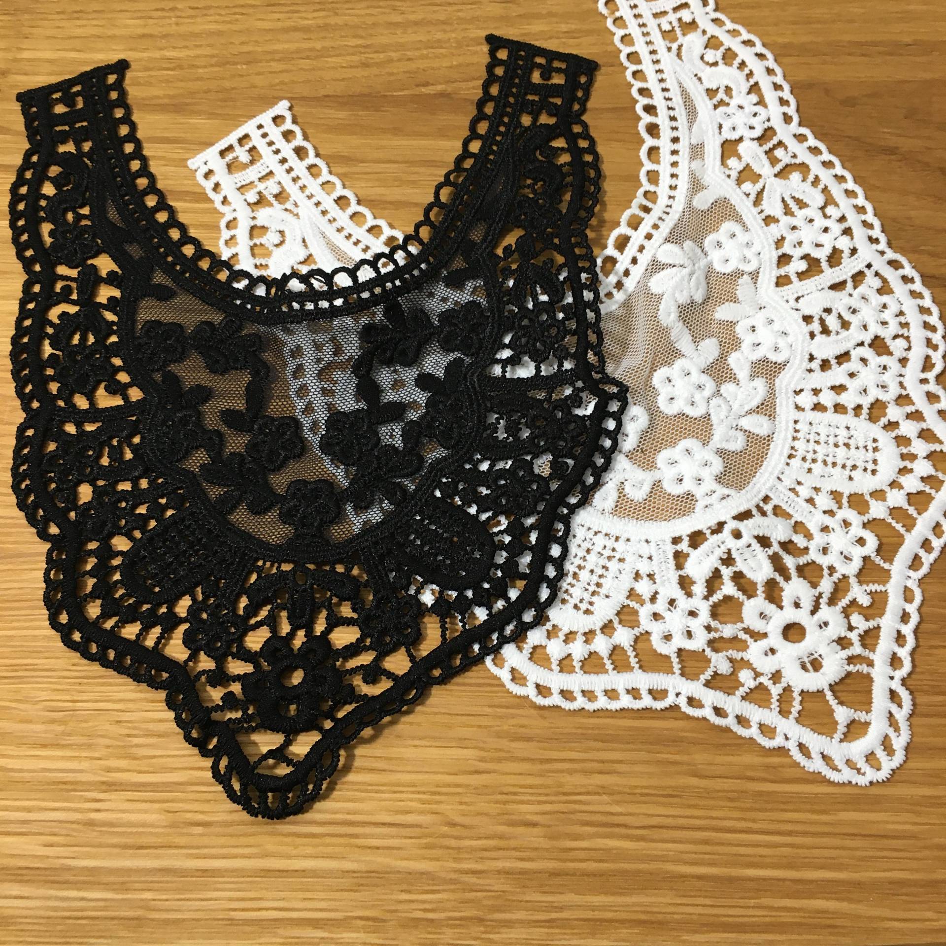 Kleiner Spitzenkragen Zum Aufnähen - Weiße Oder Schwarze Spitze Victorian Gothik Pagan Boho Style Diy # 17 Kleiner Spitzenkragen Zum Aufnähen - Weiße Oder Schwarze Spitze Victorian Gothik Pagan Boho Style Diy # 17 von PATCHERIA