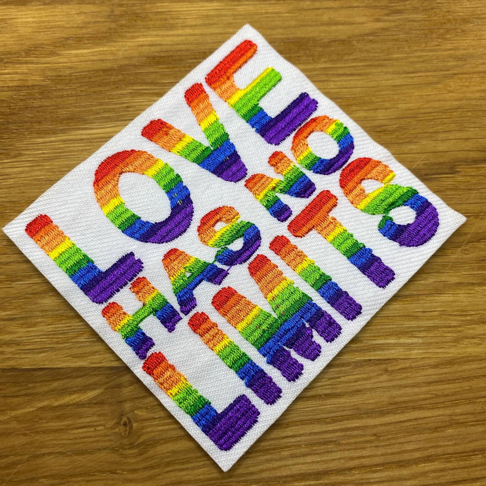 Love Has No Limits - Eckiges Regenbogen Patch 7 X 6, 5cm Zum Aufbügeln Lgbtq Backpacking Bunt Toleranz Frieden Gay Pride Love Has No Limits - Eckiges Regenbogen Patch 7 X 6, 5cm Zum Aufbügeln Lgbtq Backpacking Bunt Toleranz Frieden Gay Pride von PATCHERIA