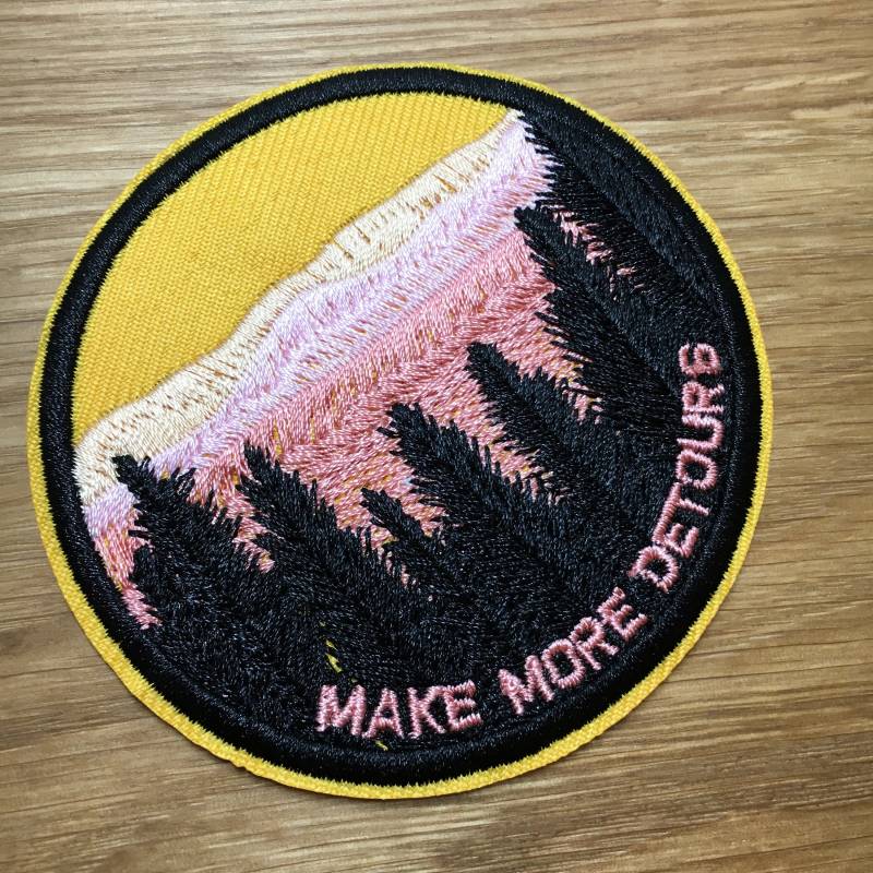 Make More Detours - Patch Zum Aufbügeln Durchmesser Ca. 7, 5cm Backpack Outdoors Camping von PATCHERIA