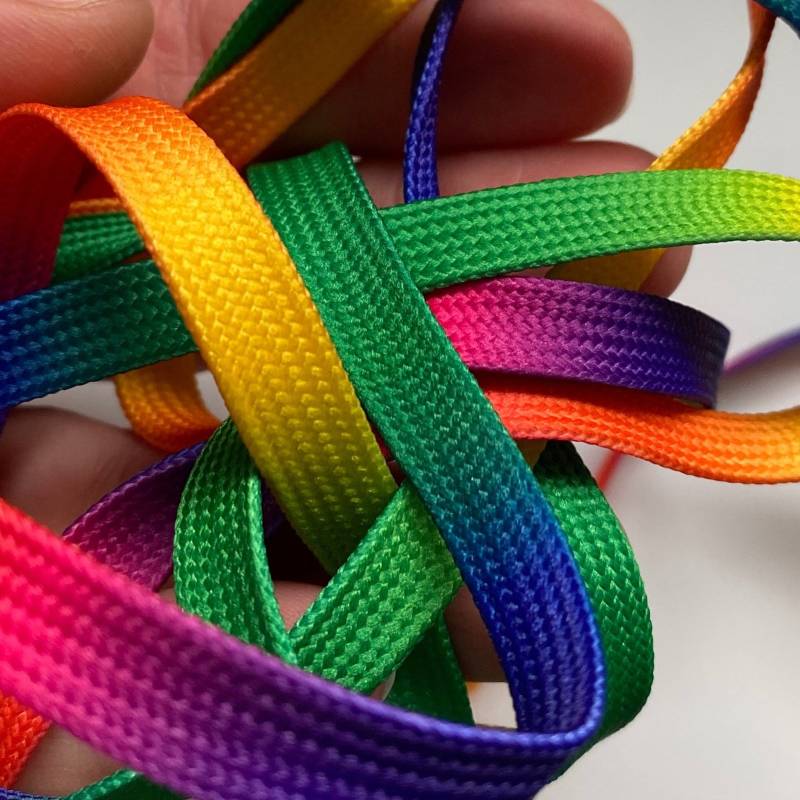 Ombre Regenbogen Schnürsenkel Mit Farbverlauf - 120cm Lang 1cm Breit Flachsenkel Sneakers High Top Kinder Comic Batik Party Galaxy von PATCHERIA