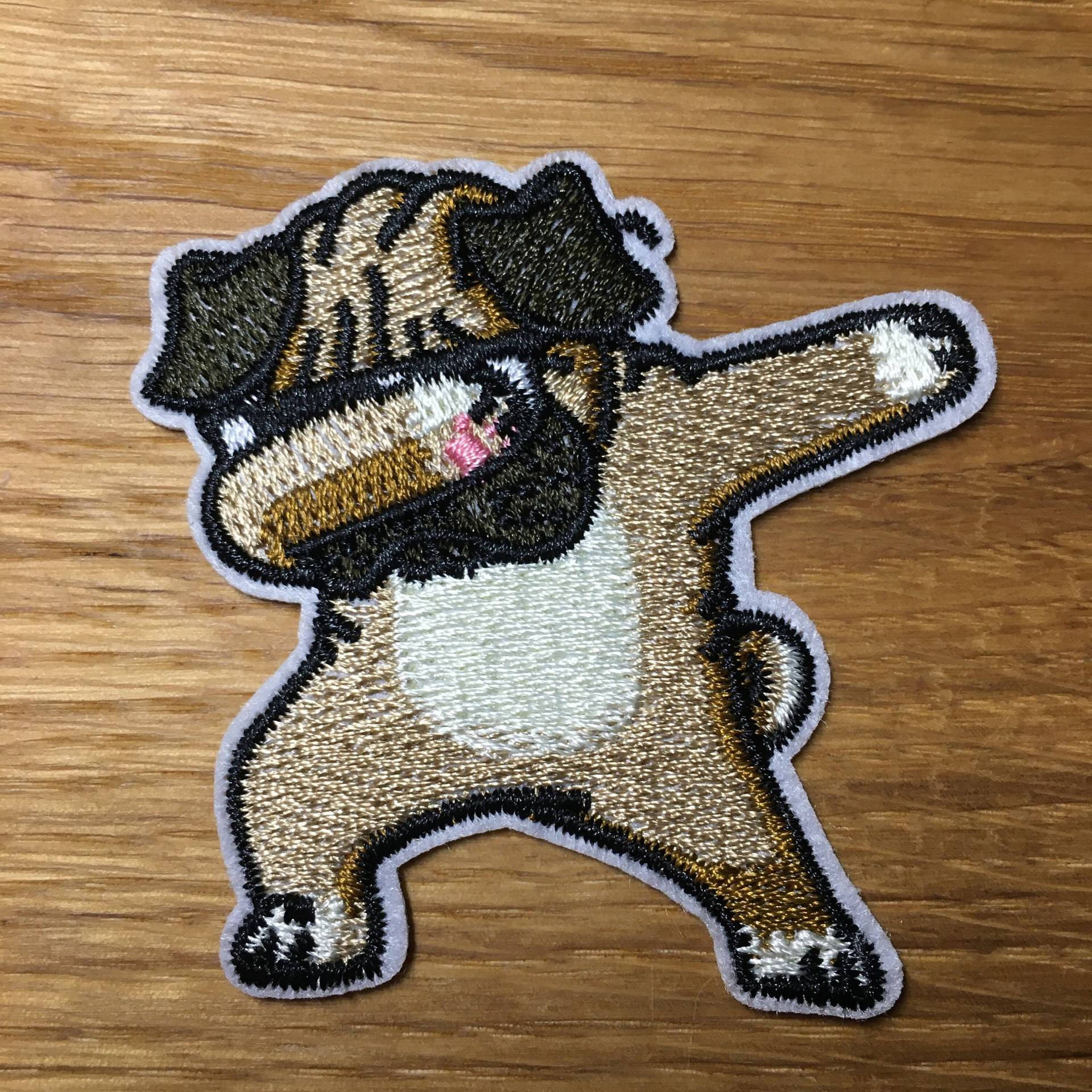Posender Mops Als Patch Zum Aufbügeln - Ca. 6, 6 X 6cm Tanzen Tik Tok Kinder Applikation Posender Mops Als Patch Zum Aufbügeln - Ca. 6, 6 X 6cm Tanzen Tik Tok Kinder Applikation von PATCHERIA
