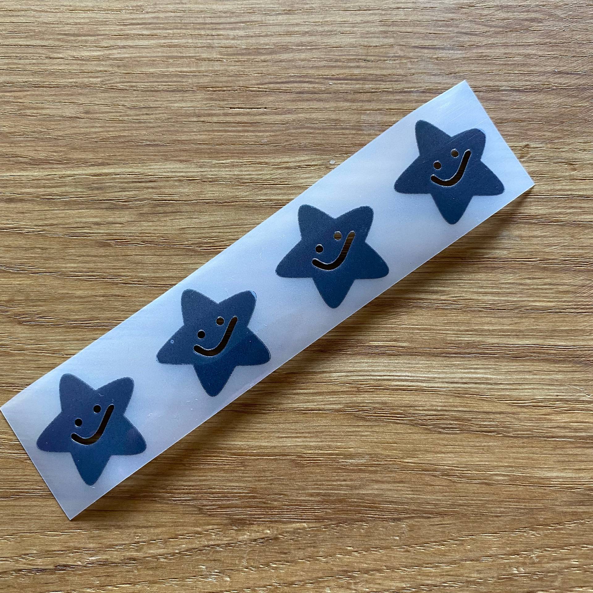 Reflektor 4 Kleine Sterne Mit Gesicht Zum Aufbügeln 2, 5cm X - Dunkelbunt Regenbogen Diy Upcycling Sichtbarkeit Dunkel Sicherheit Jacke Reflektor 4 Kleine Sterne Mit Gesicht Zum Aufbügeln 2, 5cm X - Dunkelbunt Regenbogen Diy Upcycling Sichtbarkeit Dunkel Sicherheit Jacke von PATCHERIA