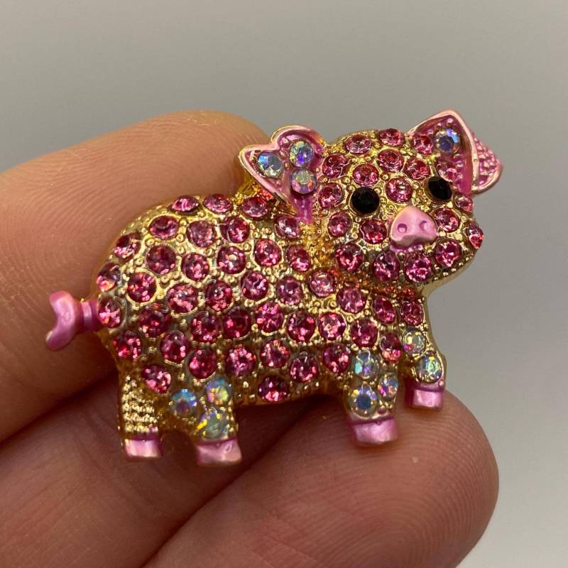 Rosa Schweinchen Brosche Mit Glitzersteinchen- 3, 5x 2, 5 cm - Ausgefallener Ferkel Anstecker Bauernhof Farm Vintage Statement Piece von PATCHERIA