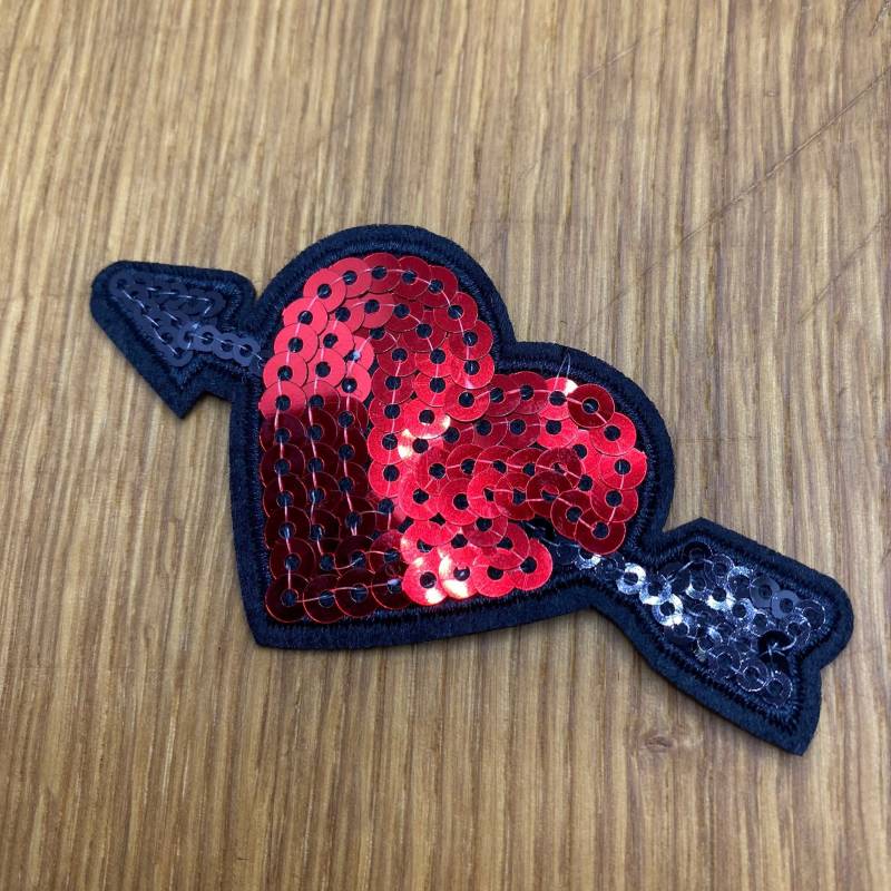 Rotes Pailetten Herz Mit Pfeil Als Patch - 4, 4 X 8, 5cm Zum Aufbügeln Amor Liebe Verlobung Hochzeit Backpacking Glitzer Frieden Gay Pride von PATCHERIA