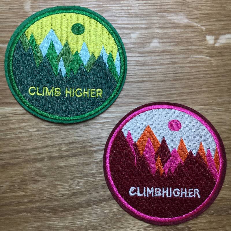 Rundes "Climb Higher" Patch 8cm Durchmesser Zum Aufbügeln - Pink & Grün Wildnis Backpacking Goals Rundes "Climb Higher" Patch 8cm Durchmesser Zum Aufbügeln - Pink & Grün Wildnis Backpacking Goals von PATCHERIA