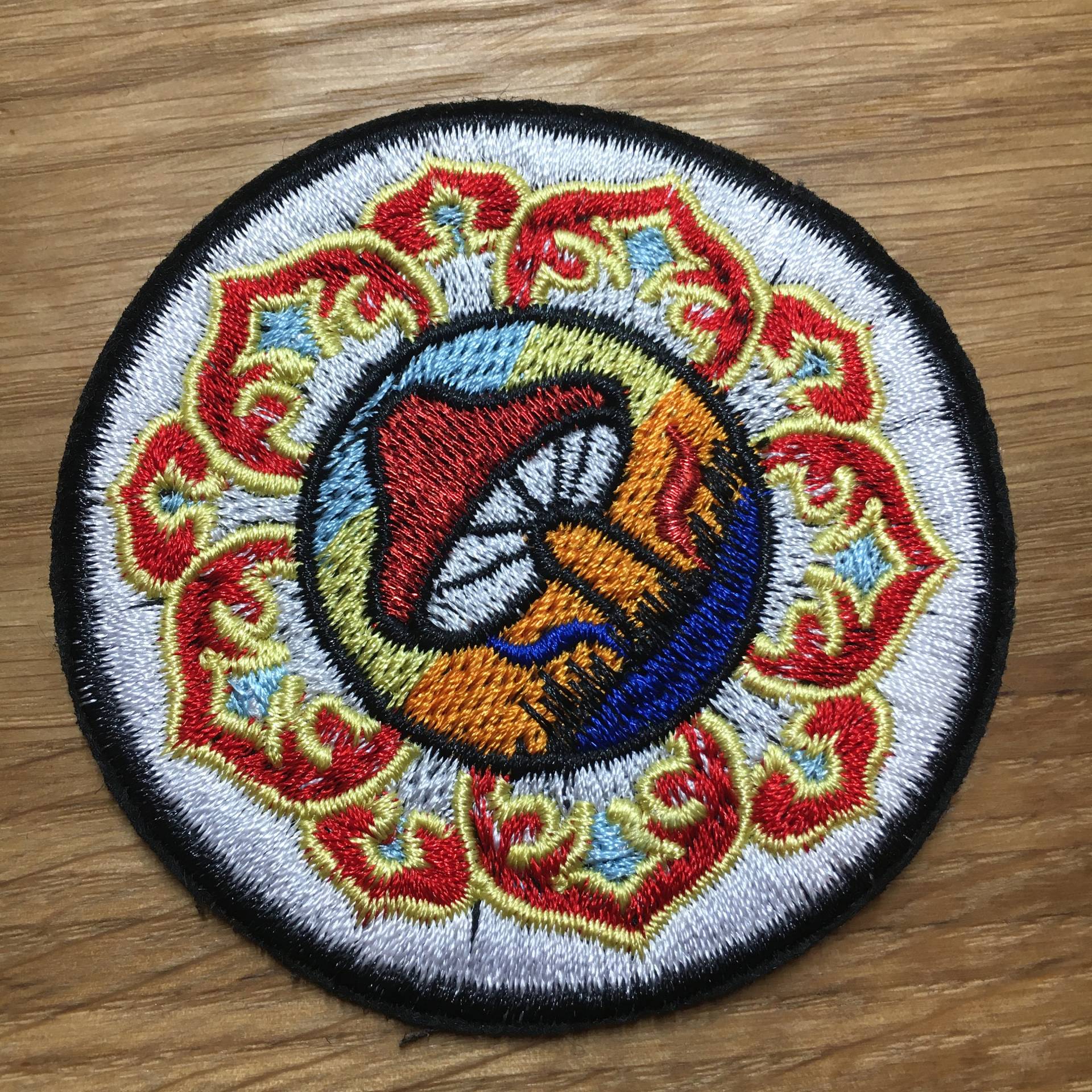 Rundes Mandala Pilz Patch Zum Aufbügeln - 7 cm Durchmesser Aufnäher Psycho Drogen Traum Trip High Hippie Blume Bunt Regenbogen Rundes Mandala Pilz Patch Zum Aufbügeln - 7 cm Durchmesser Aufnäher Psycho Drogen Traum Trip High Hippie Blume Bunt Regenbogen von PATCHERIA