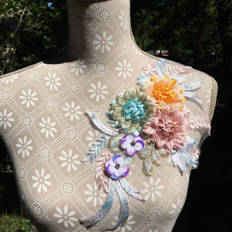 Sommerliche Spitzenapplikation Zum Aufnähen - Pastell Spitze Mit Blüten & Pailetten Blumen Hochzeit Party Festlich Diy #44 von PATCHERIA