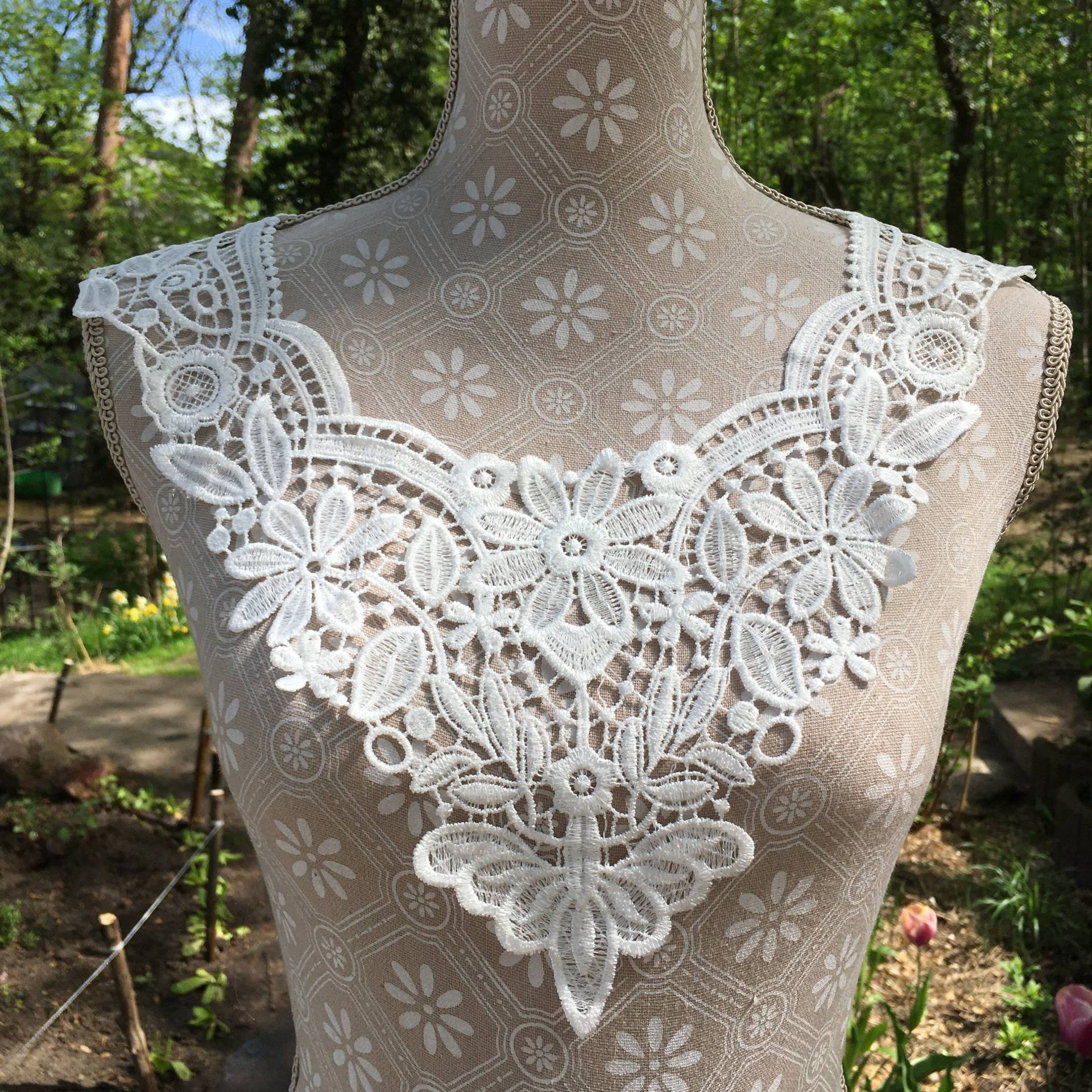 Spitzenkragen Zum Aufnähen - Weiße Florale Spitze Elegant Party Victorian Gothic Pagan Boho Hexe Ethno Style Diy #29 Spitzenkragen Zum Aufnähen - Weiße Florale Spitze Elegant Party Victorian Gothic Pagan Boho Hexe Ethno Style Diy #29 von PATCHERIA