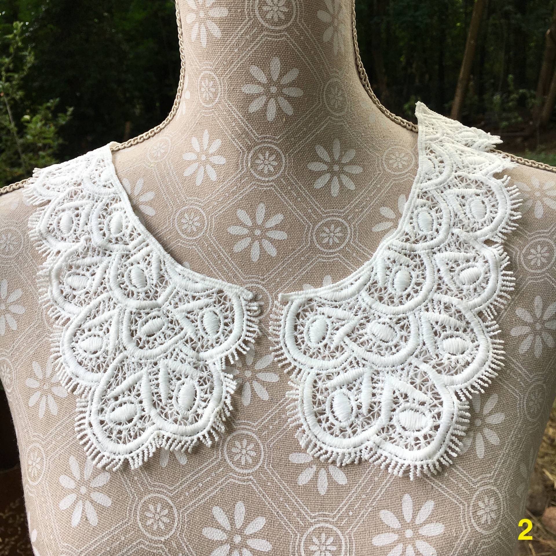 Spitzenkragen Zum Aufnähen - Weiße Spitze Gothic Pagan Hexe Boho Style Sabrina Diy # 2 Spitzenkragen Zum Aufnähen - Weiße Spitze Gothic Pagan Hexe Boho Style Sabrina Diy # 2 von PATCHERIA