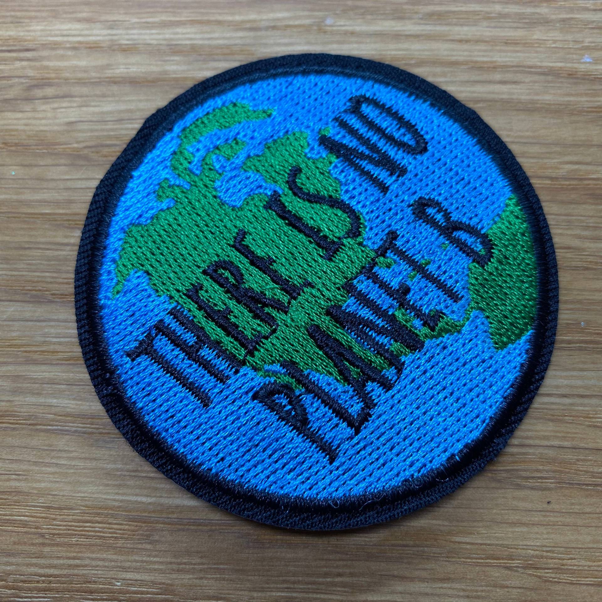 There Is No Planet B - Runder Patch Zum Aufbügeln Ca. 6cm Zukunft Umweltschutz Klima Erde Bügelbild Flicken Applikation There Is No Planet B - Runder Patch Zum Aufbügeln Ca. 6cm Zukunft Umweltschutz Klima Erde Bügelbild Flicken Applikation von PATCHERIA