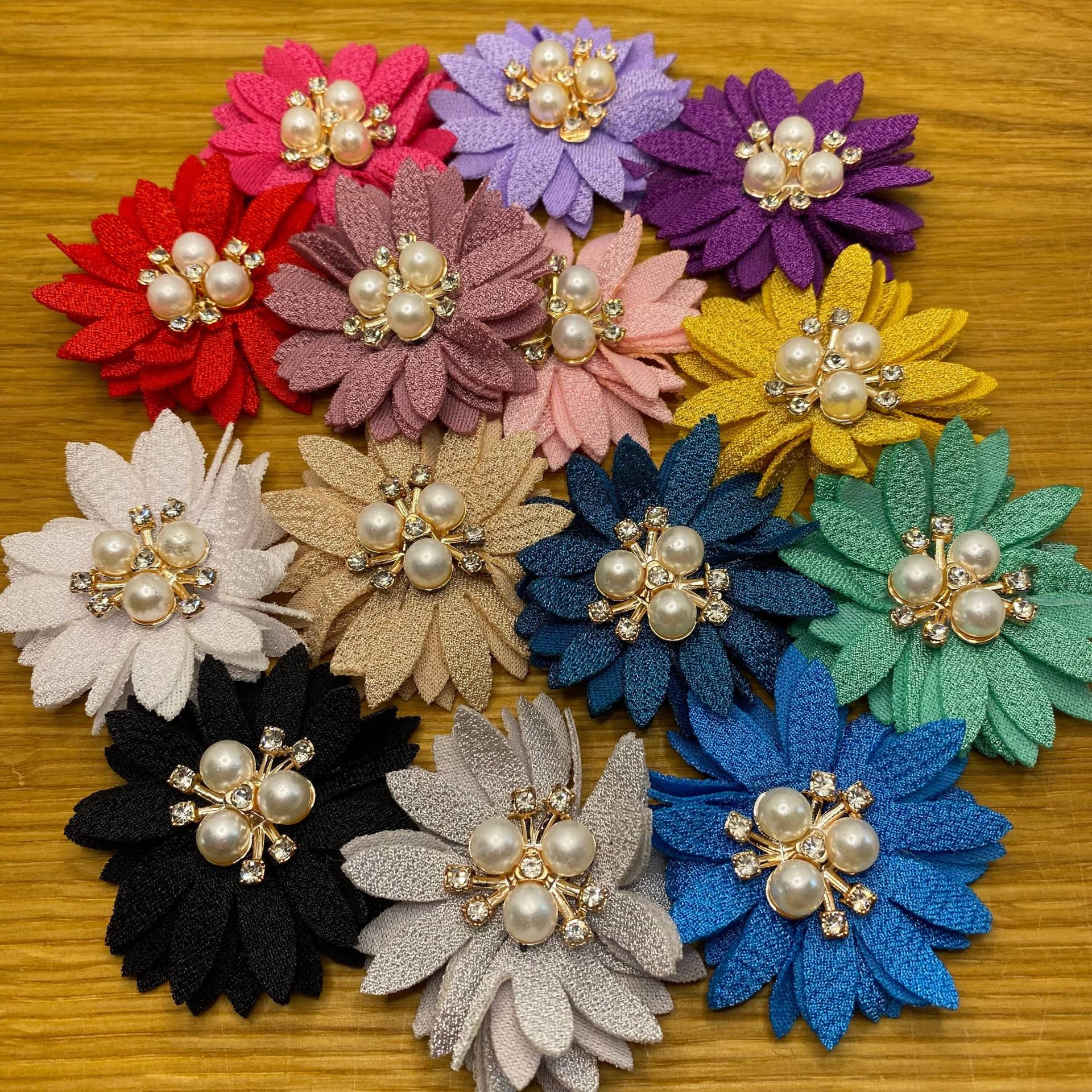 stoff Blüten Mit Perlen & Glitzer Zum Aufnähen - 14 Farben Zur Wahl Ca. 5cm Floral Applikation Diy Upcycling Nähen Garten Blumen #6 stoff Blüten Mit Perlen & Glitzer Zum Aufnähen - 14 Farben Zur Wahl Ca. 5cm Floral Applikation Diy Upcycling Nähen Garten Blumen #6 von PATCHERIA