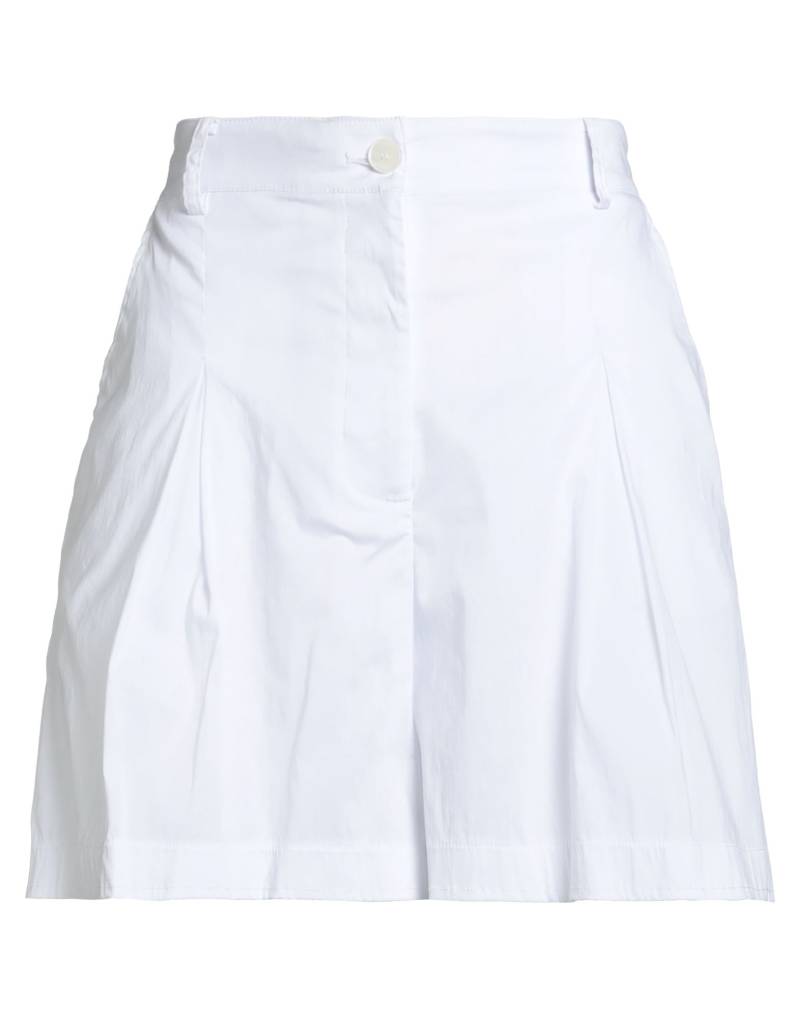 PATRIZIA PEPE Shorts & Bermudashorts Damen Weiß von PATRIZIA PEPE