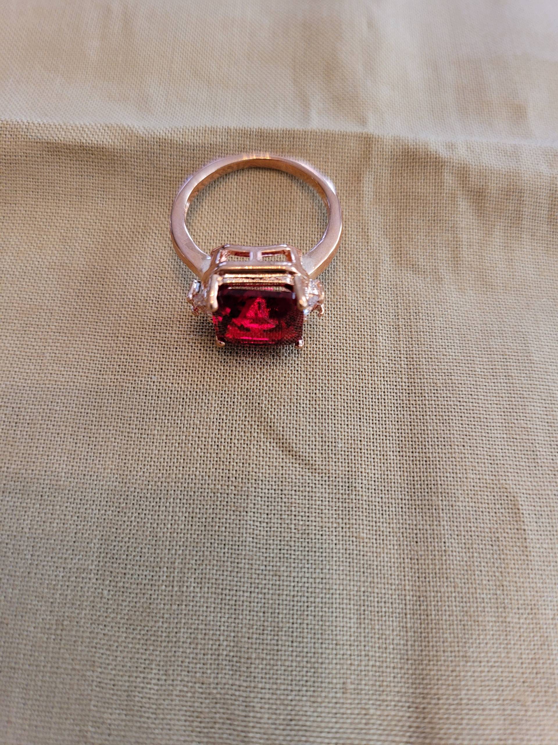Rubin Ring von PAVIABoutique