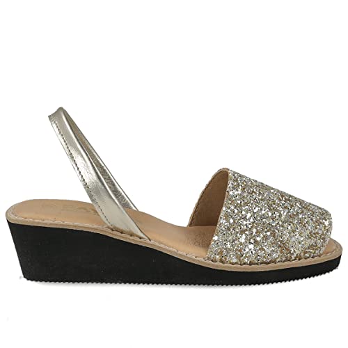 PAYMA - Damen Avarca Espadrille mit Keil. Leder Artikel aus Spanien. Sommer Sandalen. Gepolsterte Vorlage. Offene Ferse. Farbe: Platinum Glitter, Größe: EU 37 von PAYMA