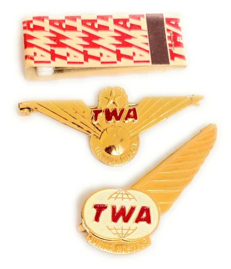Vintage Twa Airlines 1960 Junior Pilot Kiddie Wings Pin Plus Rare Streichholzbriefe Vintage Twa Airlines 1960 Junior Pilot Kiddie Wings Pin Plus Rare Streichholzbriefe von PCTWEST