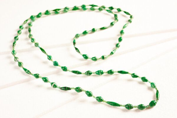Lange Halskette aus Papierperlen "PEARLS OF AFRICA" von PEARLS OF AFRICA