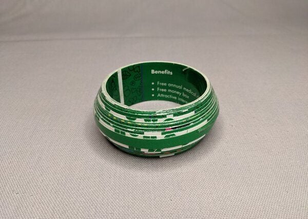 PEARLS OF AFRICA Armreif aus Recyclingpapier "MIRIAM MAKEBA" von PEARLS OF AFRICA