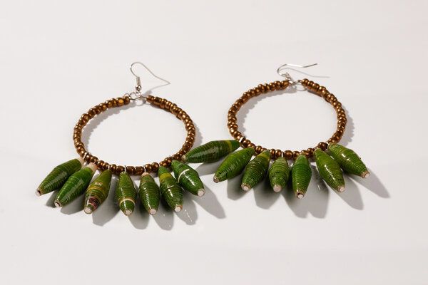 PEARLS OF AFRICA Kreolenohrringe aus Papierperlen "HAPPY MADIBA" von PEARLS OF AFRICA