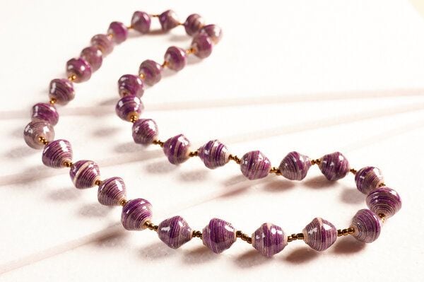 PEARLS OF AFRICA Lange Halskette aus großen Papierperlen "KATOGO FLOWER" von PEARLS OF AFRICA