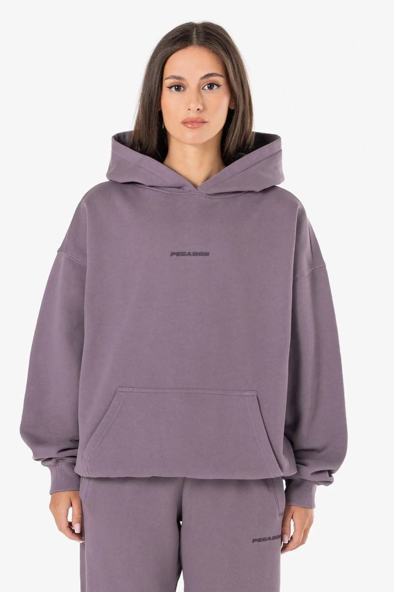 Clarita Logo Oversized Hoodie Washed Dusty Grape Gum von PEGADOR®