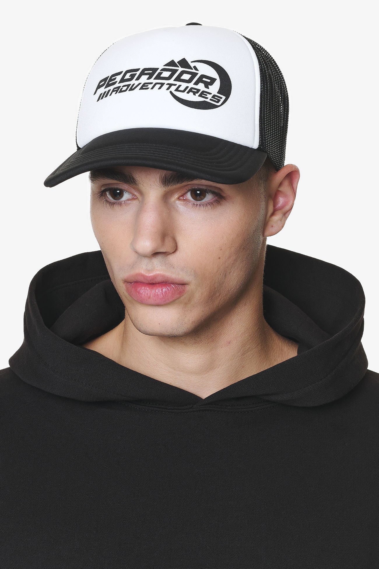 Eazor Trucker Cap Black White von PEGADOR®